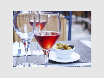 Cosa servire per un aperitivo a base di vino?